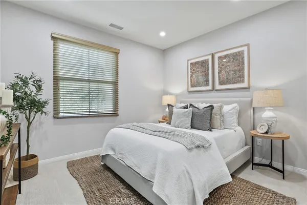 $1,150,000 | 67 Kempton, Irvine, CA 92620