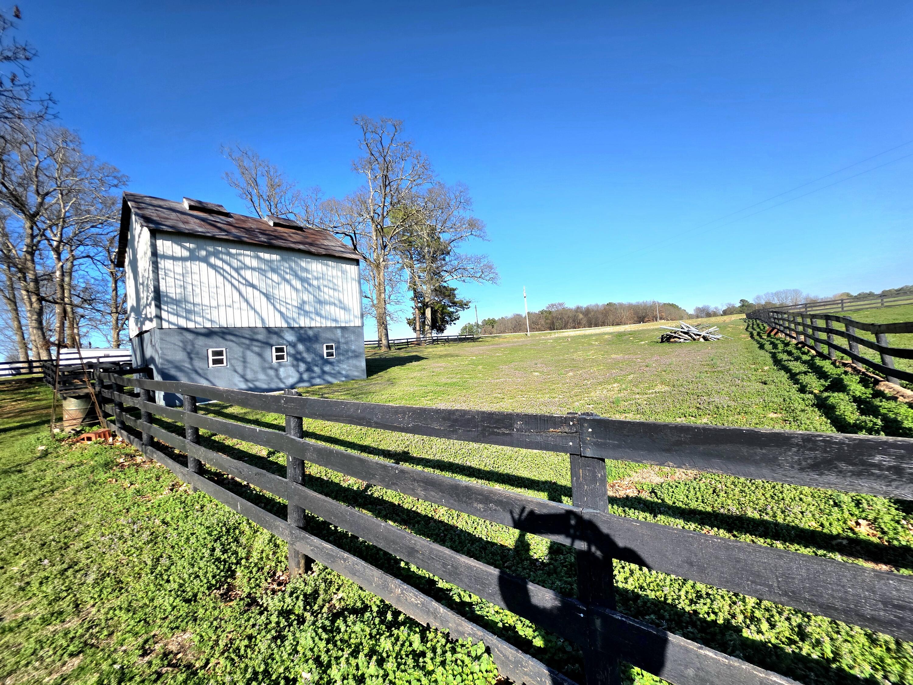 1498 Coopertown Road Murray, KY 42071 - Photo 9 of 42 20260308_164100
