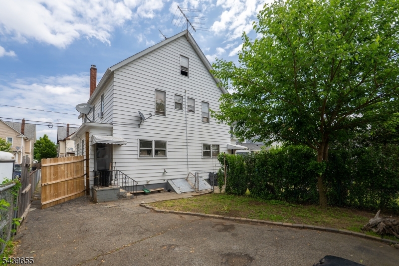 110 Berry Street Dover, NJ 07801 - Photo 21 of 44