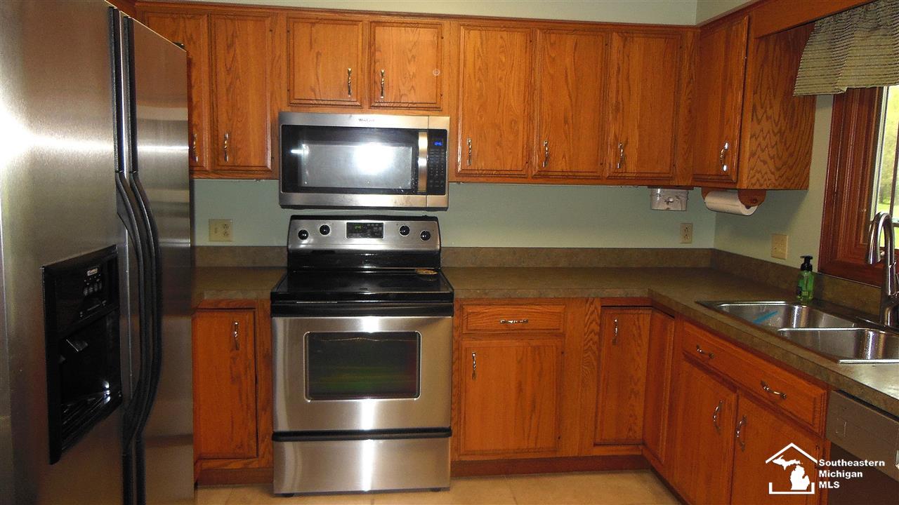 9021 Jackman Road Temperance, MI 48182 - Photo 17 of 43
