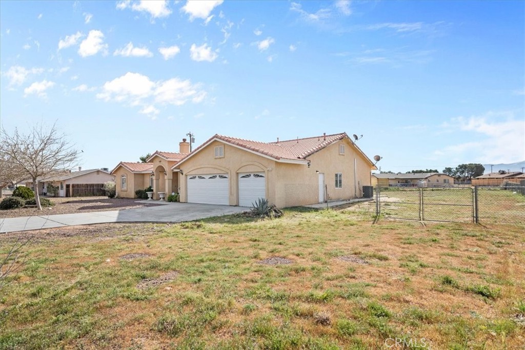 15833 Sago Road Apple Valley, CA 92307 - Photo 4 of 31