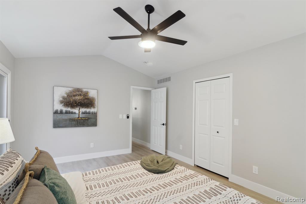 22300 River Ridge Trail Farmington Hills, MI 48335 - Photo 15 of 27