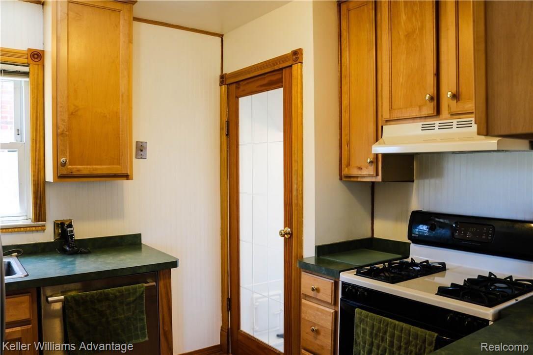 11403 Inkster Road Livonia, MI 48150 - Photo 13 of 43 I15.jpg