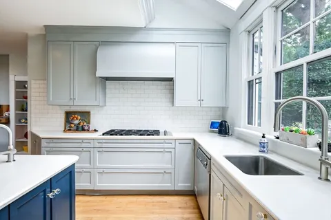 $1,395,000 | 49 Hawthorn Street, New Bedford, MA 02740
