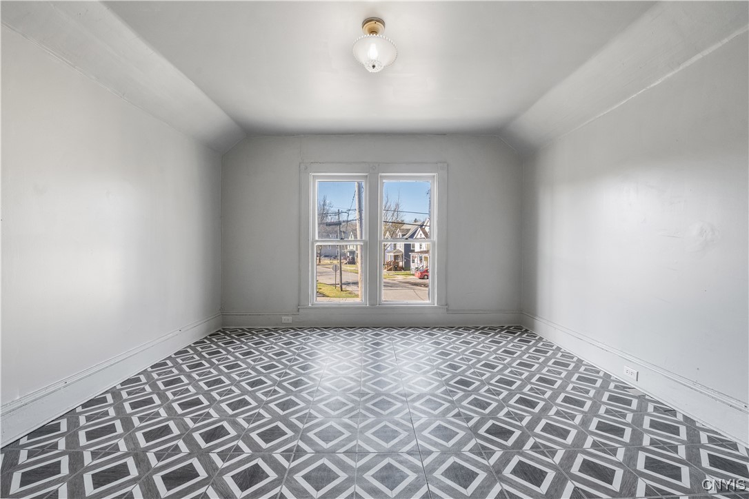 238 Putnam Street Syracuse, NY 13204 - Photo 17 of 26