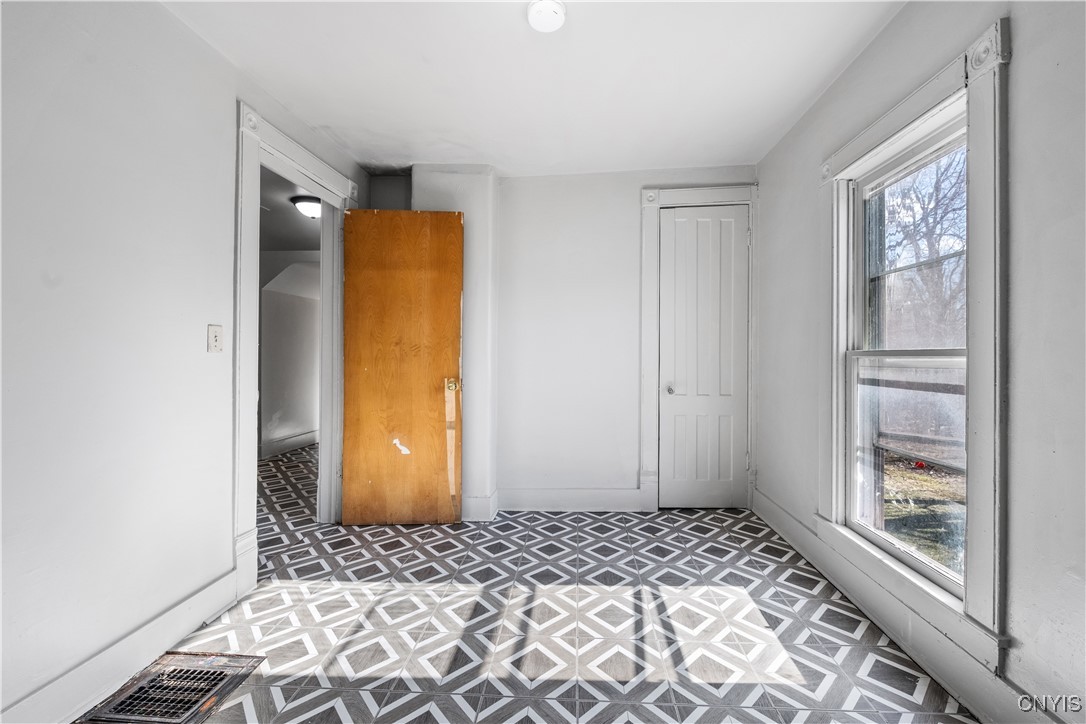 238 Putnam Street Syracuse, NY 13204 - Photo 22 of 26