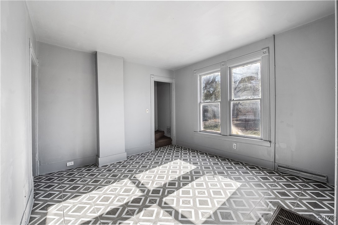 238 Putnam Street Syracuse, NY 13204 - Photo 8 of 26