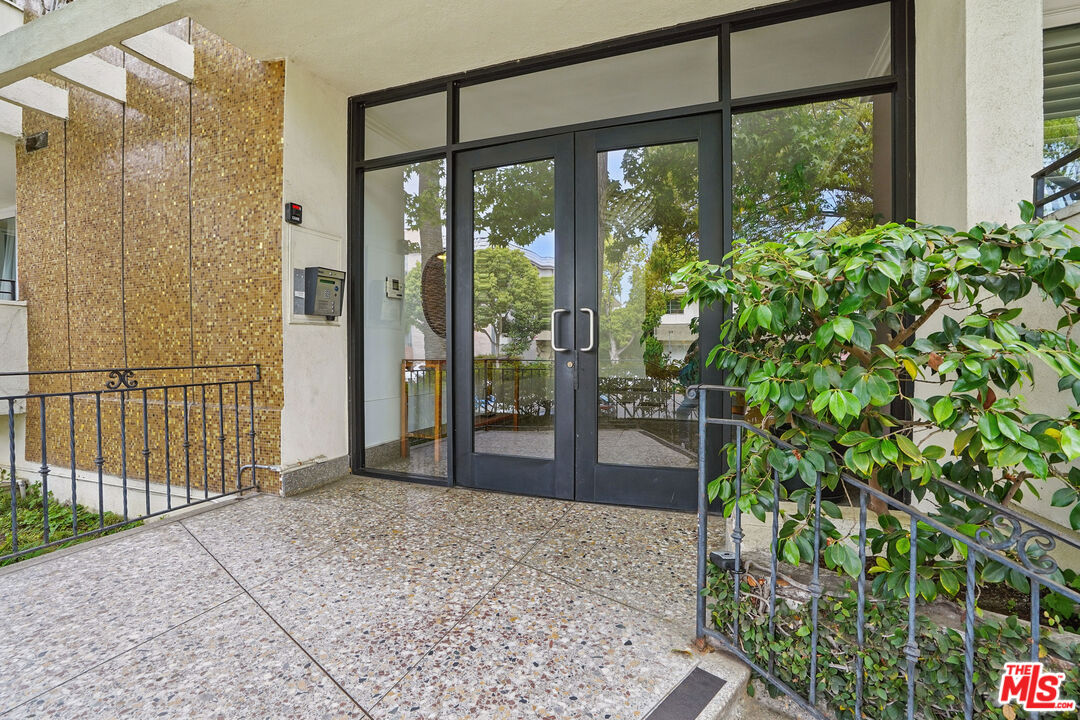 930 3rd Street, Unit 303 Santa Monica, CA 90403 - Photo 6 of 39