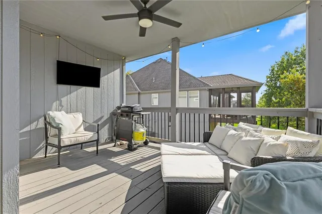 $735,000 | 10512 North Euclid Avenue, Kansas City, MO 64155