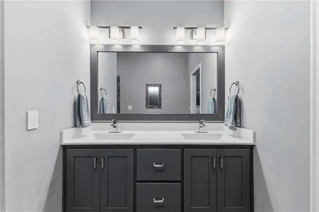 $735,000 | 10512 North Euclid Avenue, Kansas City, MO 64155