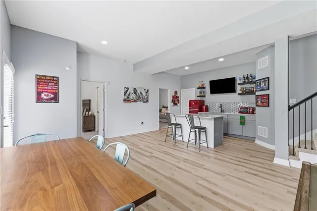 $735,000 | 10512 North Euclid Avenue, Kansas City, MO 64155