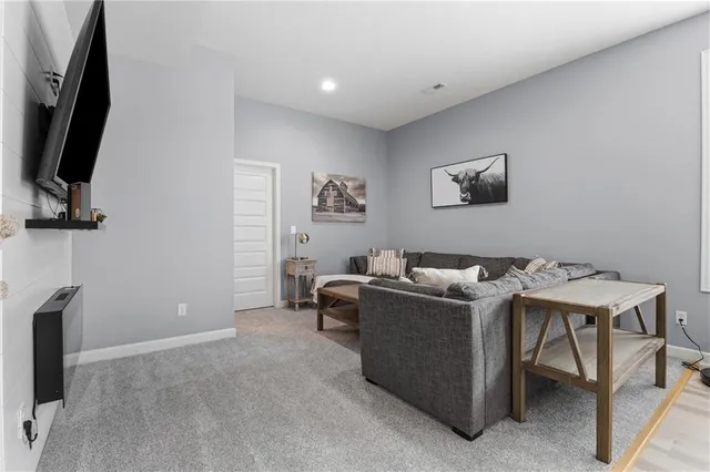 $735,000 | 10512 North Euclid Avenue, Kansas City, MO 64155