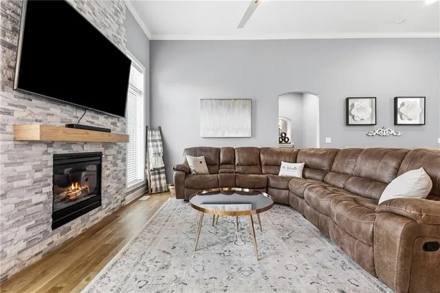 $735,000 | 10512 North Euclid Avenue, Kansas City, MO 64155