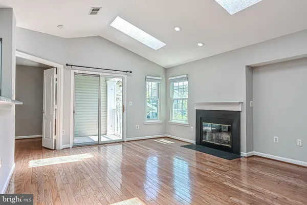 $2,300 | 5601 Willoughby Newton Drive, Unit 36, Centreville, VA 20120