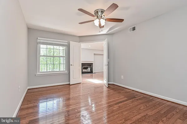 $2,300 | 5601 Willoughby Newton Drive, Unit 36, Centreville, VA 20120