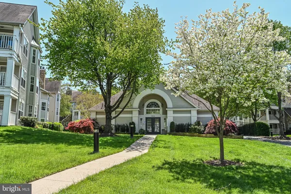 $2,300 | 5601 Willoughby Newton Drive, Unit 36, Centreville, VA 20120