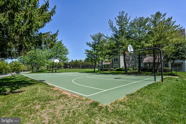 $2,300 | 5601 Willoughby Newton Drive, Unit 36, Centreville, VA 20120