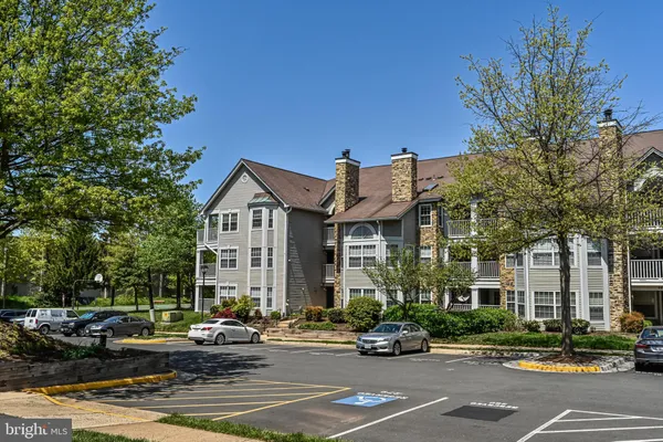 $2,300 | 5601 Willoughby Newton Drive, Unit 36, Centreville, VA 20120