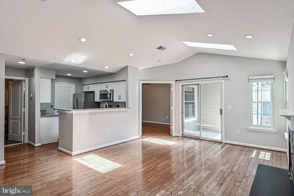 $2,300 | 5601 Willoughby Newton Drive, Unit 36, Centreville, VA 20120