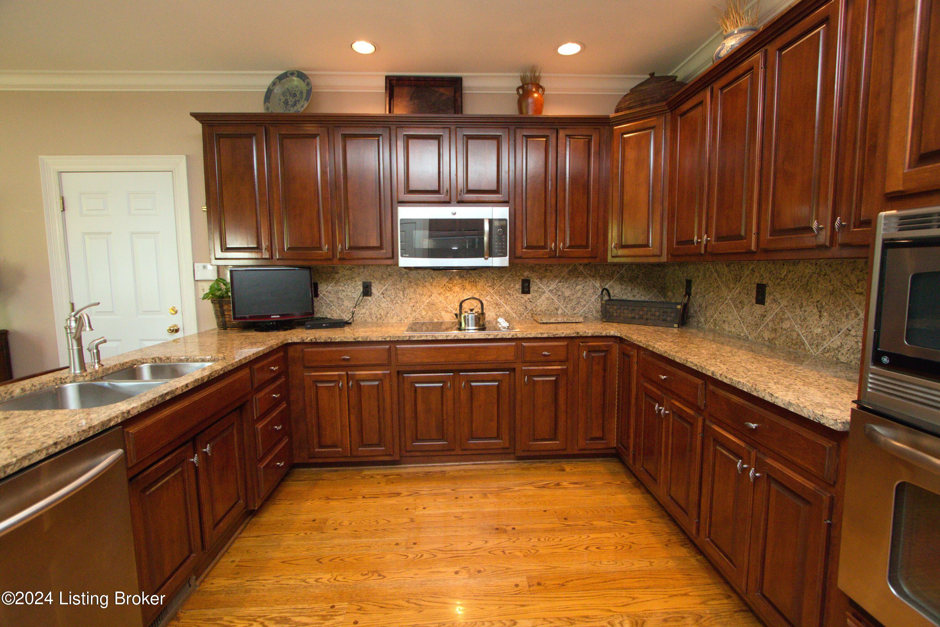 7009 Shallow Lake Road Prospect, KY 40059 - Photo 17 of 50 Kirchen 4_7009_Shallow_Lake_31