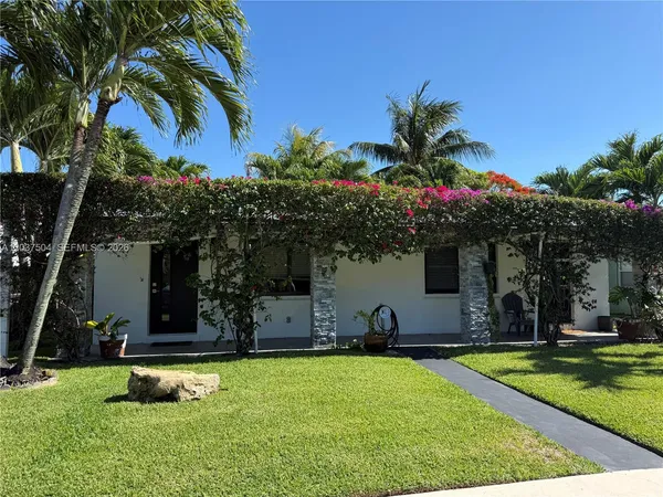 $1,900 | 612 West Drew Street, Unit E, Lantana, FL 33462