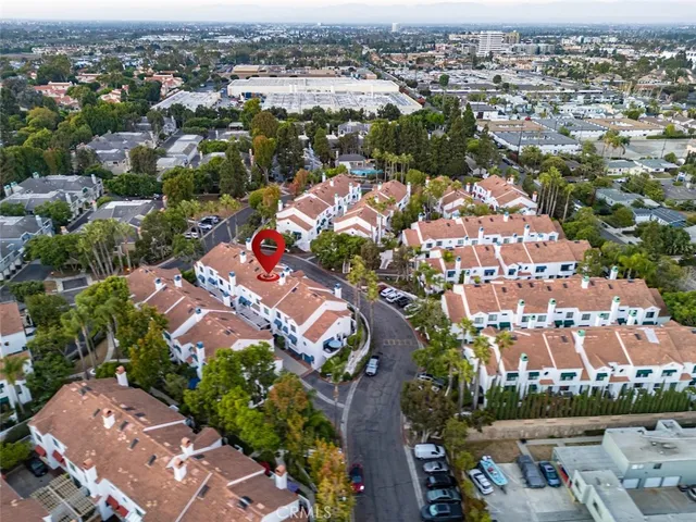 $1,144,995 | 19451 Pompano Lane, Unit 110, Huntington Beach, CA 92648