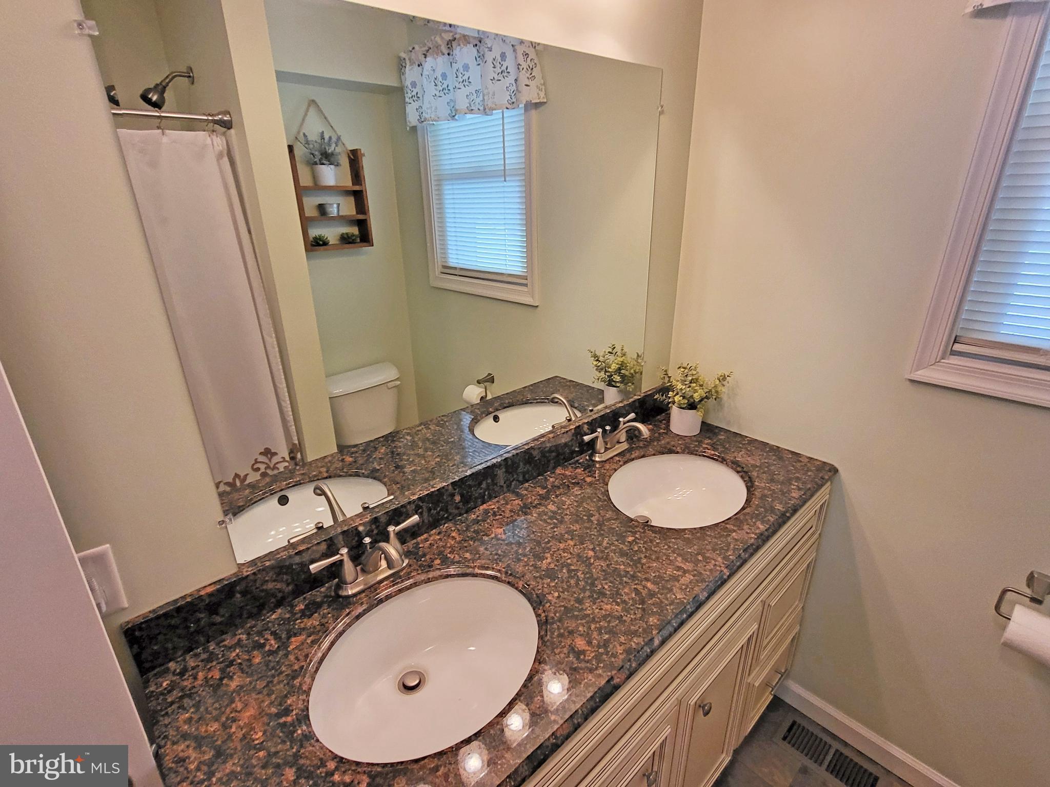 4545 Sycamore Grove Road Chambersburg, PA 17202 - Photo 13 of 31 Double bowl sinks