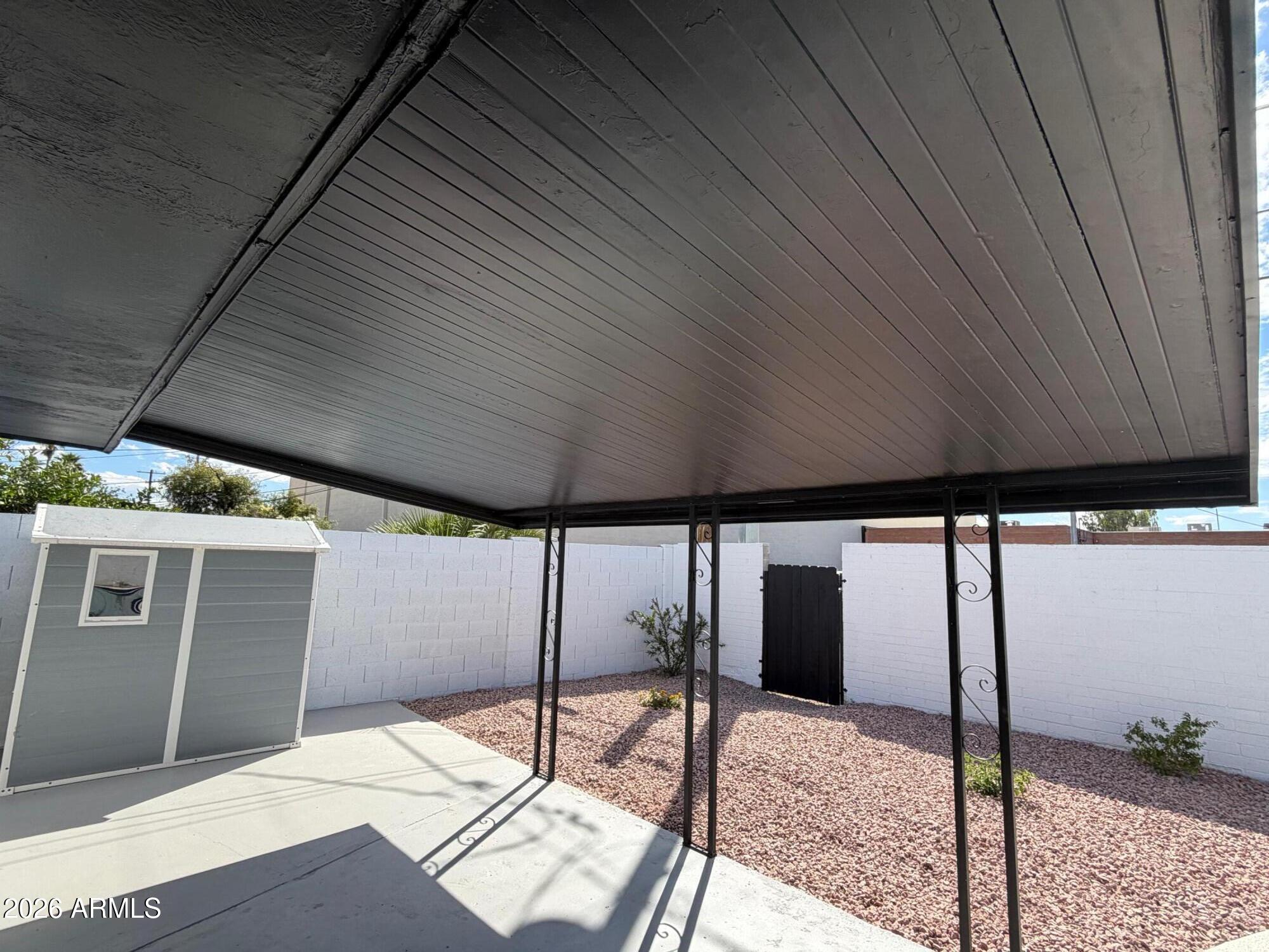 6036 North 8th Street Phoenix, AZ 85014 - Photo 36 of 37 a outdoor space with a balcony