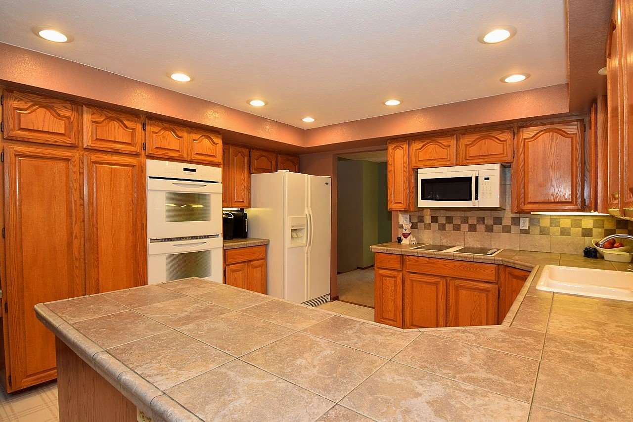5405 North Timber Rim Drive Spokane, WA 99212 - Photo 10 of 20 Gallery Image 10