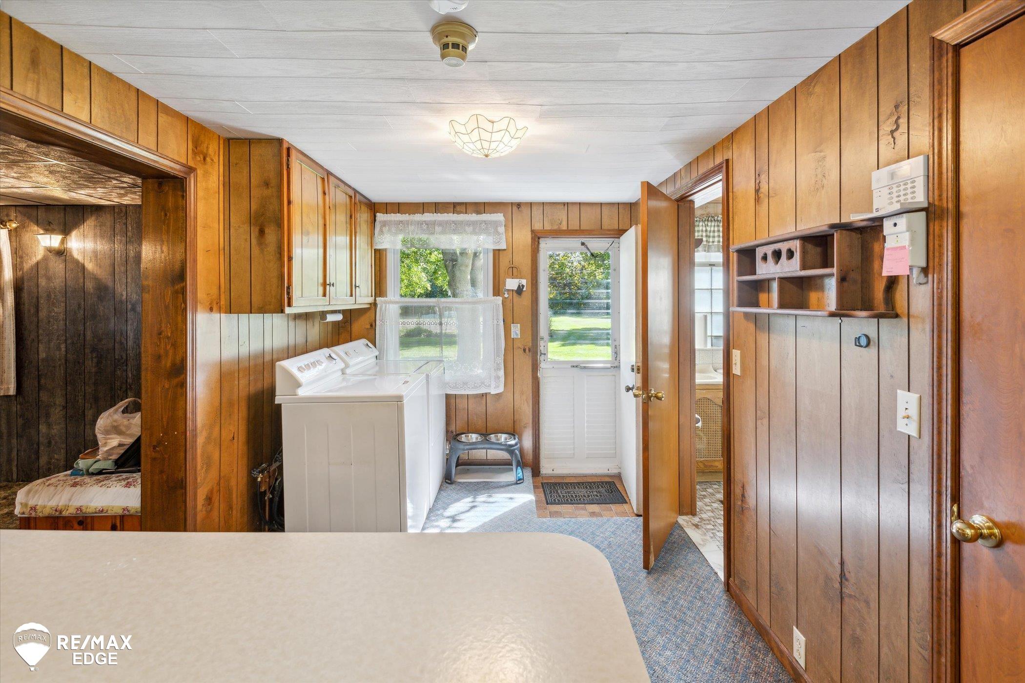 3092 Covert Road Flint, MI 48506 - Photo 13 of 41 50154153-6c38c24f-9a7c-4a51-8bd3-405337d61c77.JPG