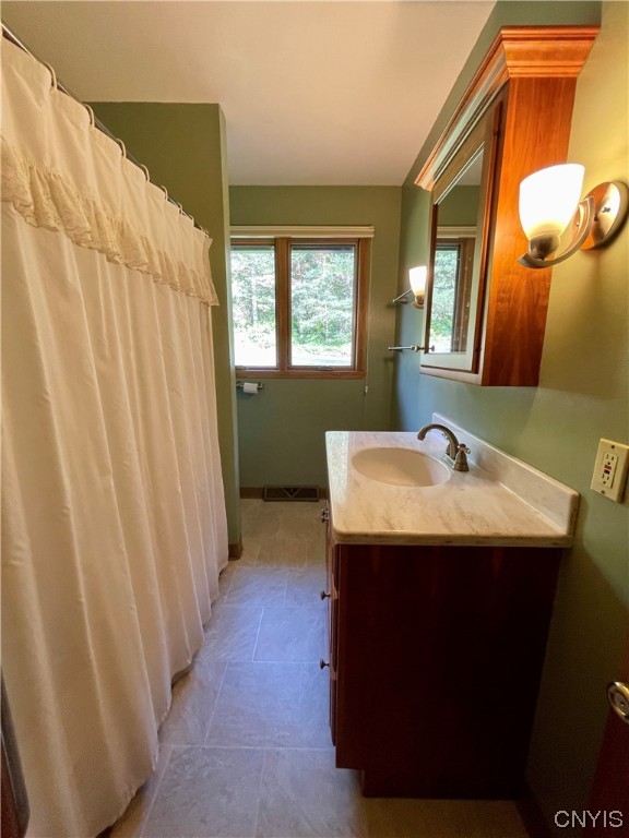 6155 Quarry Road Sullivan, NY 13032 - Photo 36 of 50 Guest bath just off the kiichen area