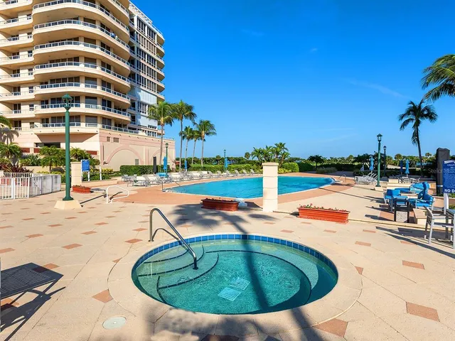 $1,550,000 | 3040 Grand Bay Boulevard, Unit 213, Longboat Key, FL 34228