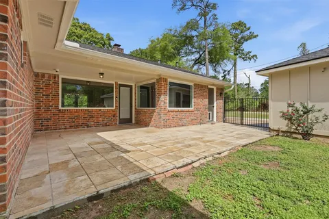 $398,000 | 24714 Hunters Hollow Drive, Spring, TX 77380