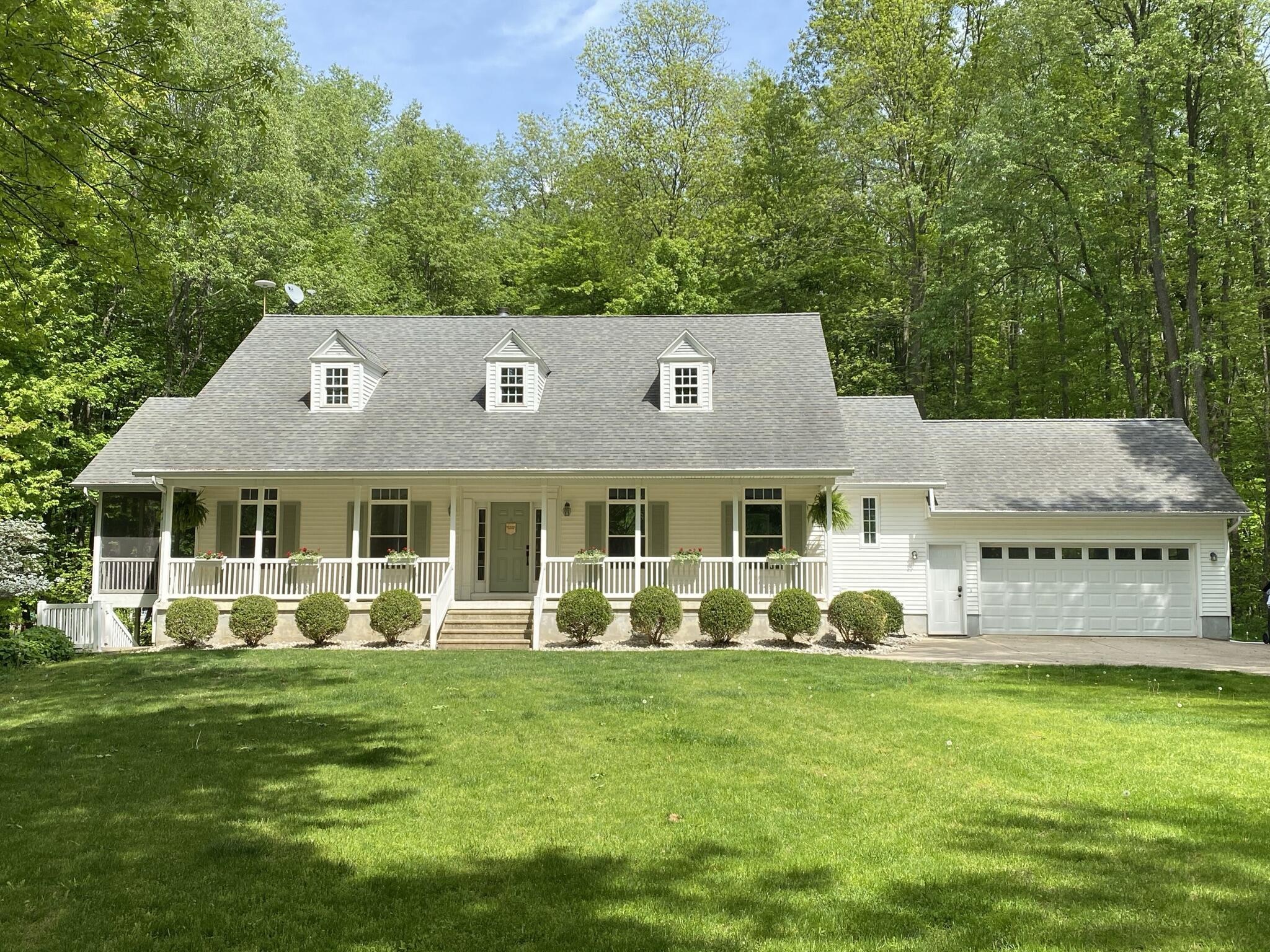 2194 Marquette Road Ionia, MI 48846 - Photo 1 of 37 2194 Marq Front