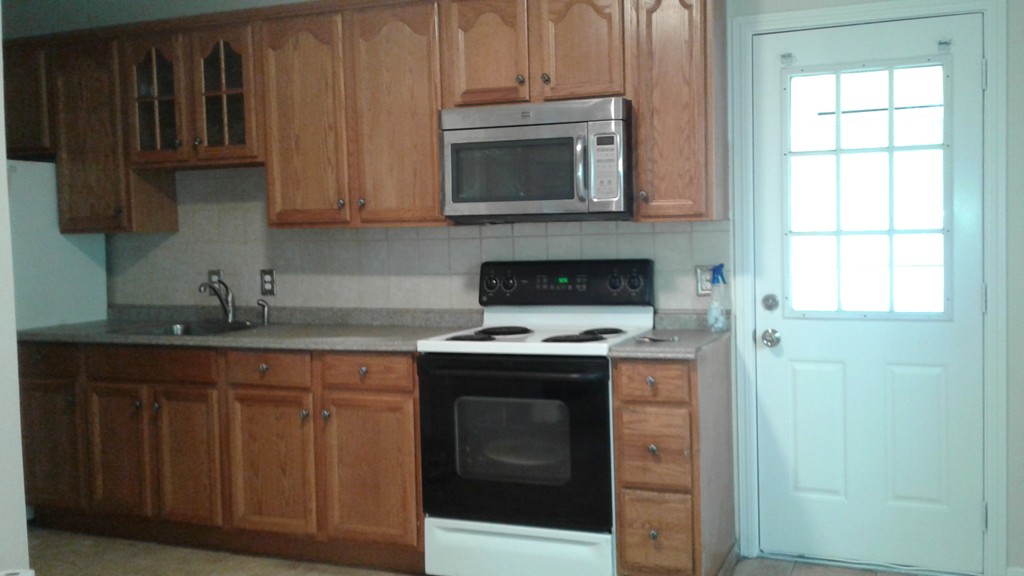 13 Falmouth Street Worcester, MA 01607 - Photo 4 of 8 Gallery Image 4