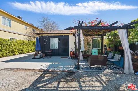 $1,075,000 | 5710 Vineland Avenue, North Hollywood, CA 91601
