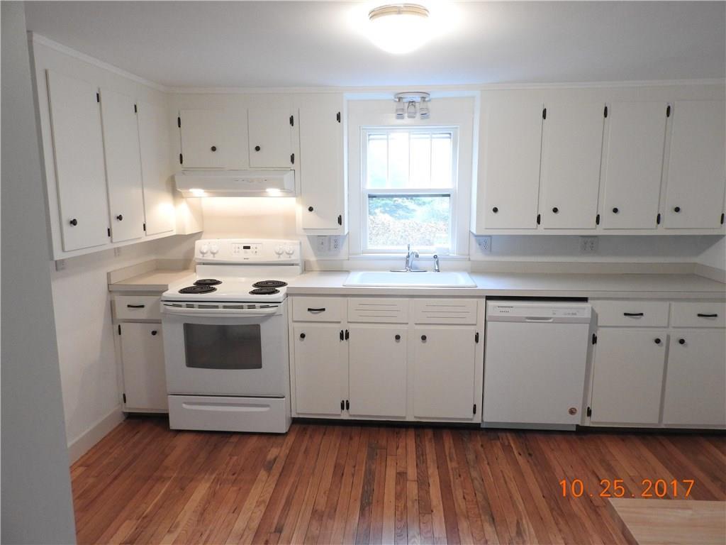 92 Tuttle Road Cumberland Center, ME 04021 - Photo 5 of 21 Photo