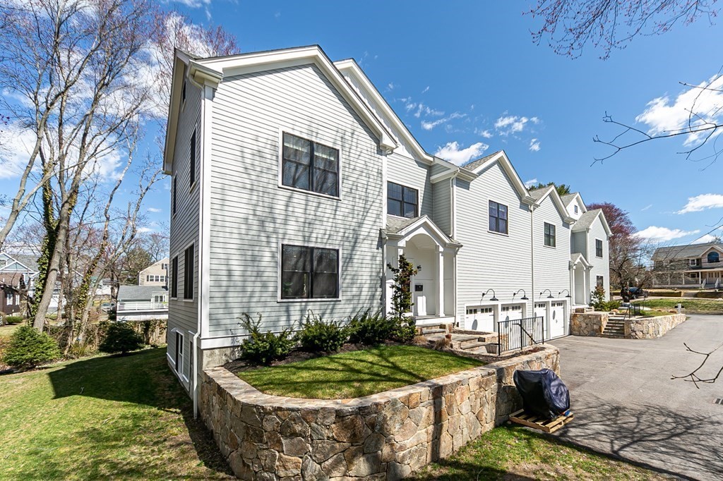 137 Maple Street, Unit 137 Needham, MA 02492 - Photo 3 of 31 Gallery Image 3