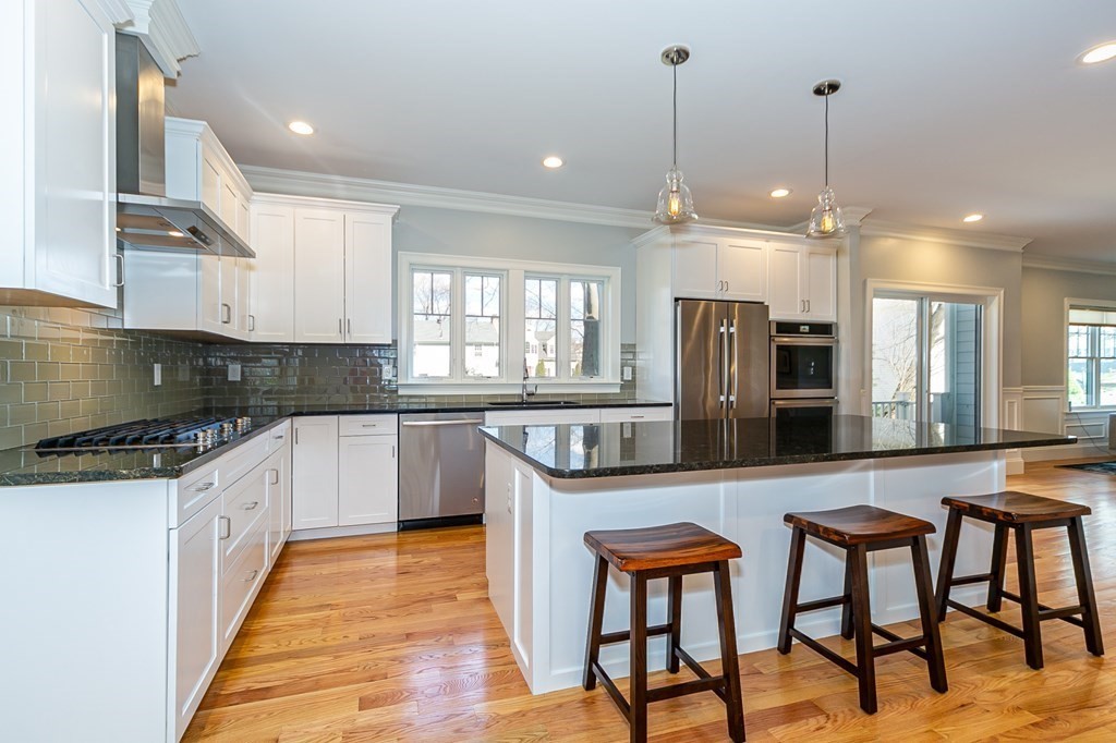 137 Maple Street, Unit 137 Needham, MA 02492 - Photo 8 of 31 Gallery Image 8