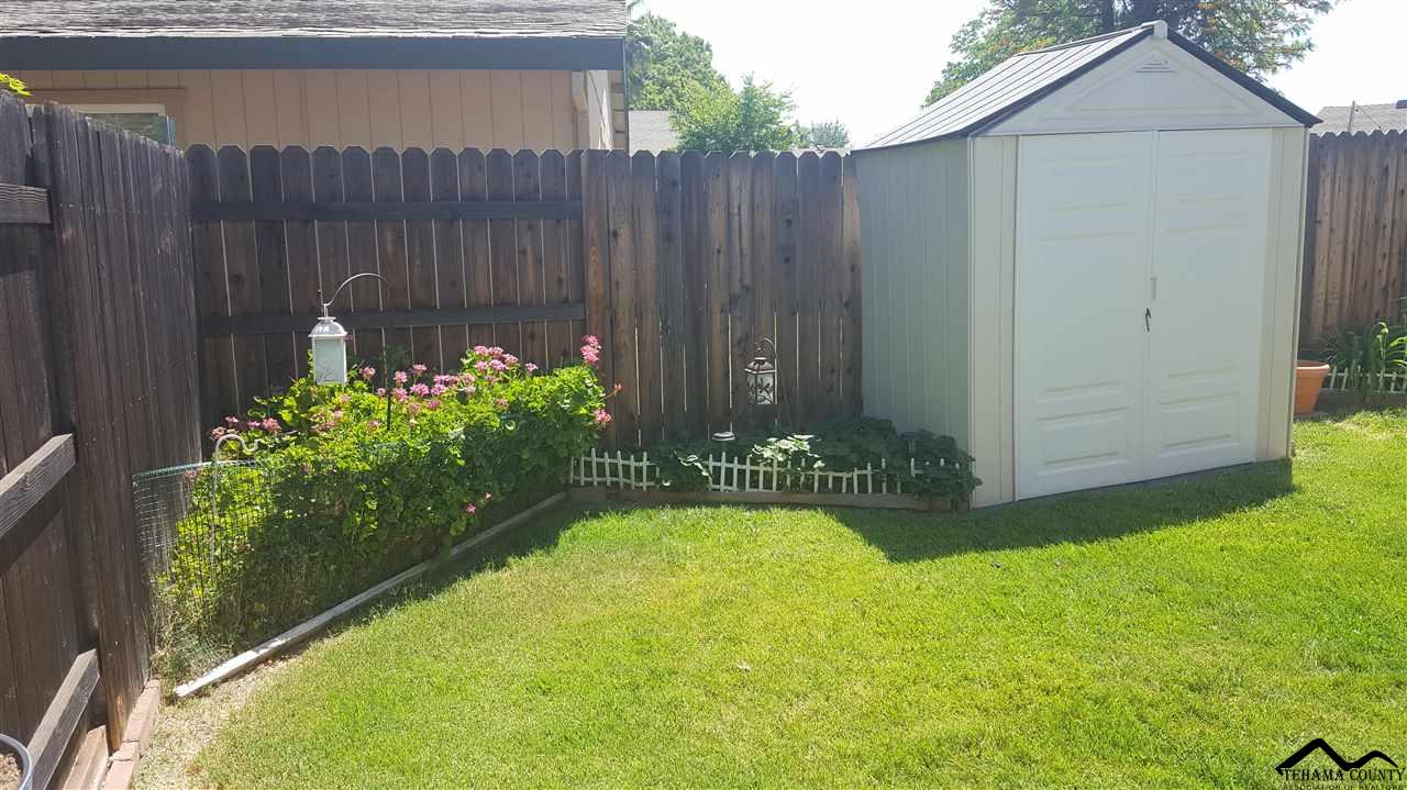 11040 Hillcrest Road, Unit 11040 HIRSCHFELD WAY RAN Rancho Cordova, CA 95670 - Photo 35 of 37