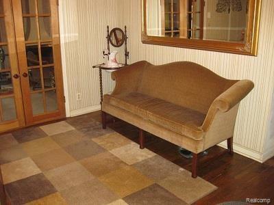 1295 Eason Road Waterford, MI 48328 - Photo 8 of 23 Parlor.jpg