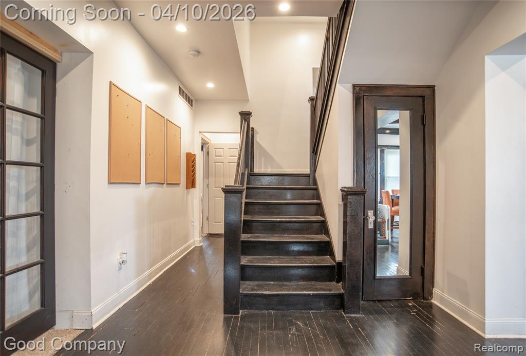 30 Lawrence Street Detroit, MI 48202 - Photo 4 of 44