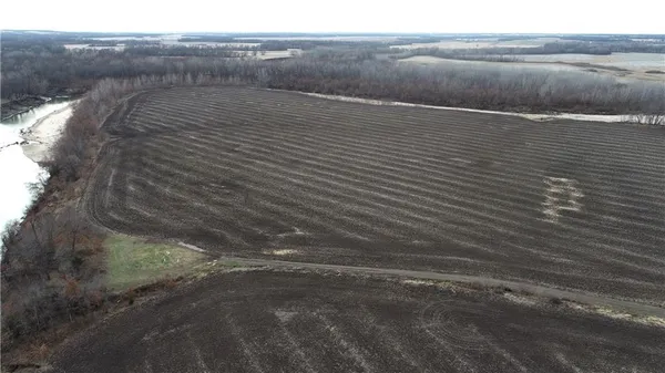 $2,761,500 | 2 137th Street, Pattonsburg, MO 64670