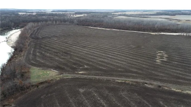 $3,156,000 | 2 137th Street, Pattonsburg, MO 64670