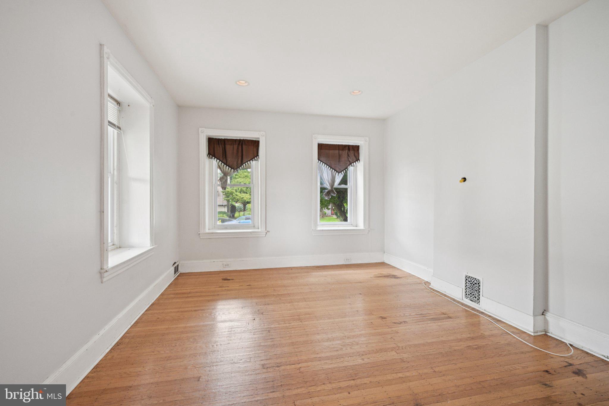 8029 Pine Road Philadelphia, PA 19111 - Photo 9 of 45 Formal living room