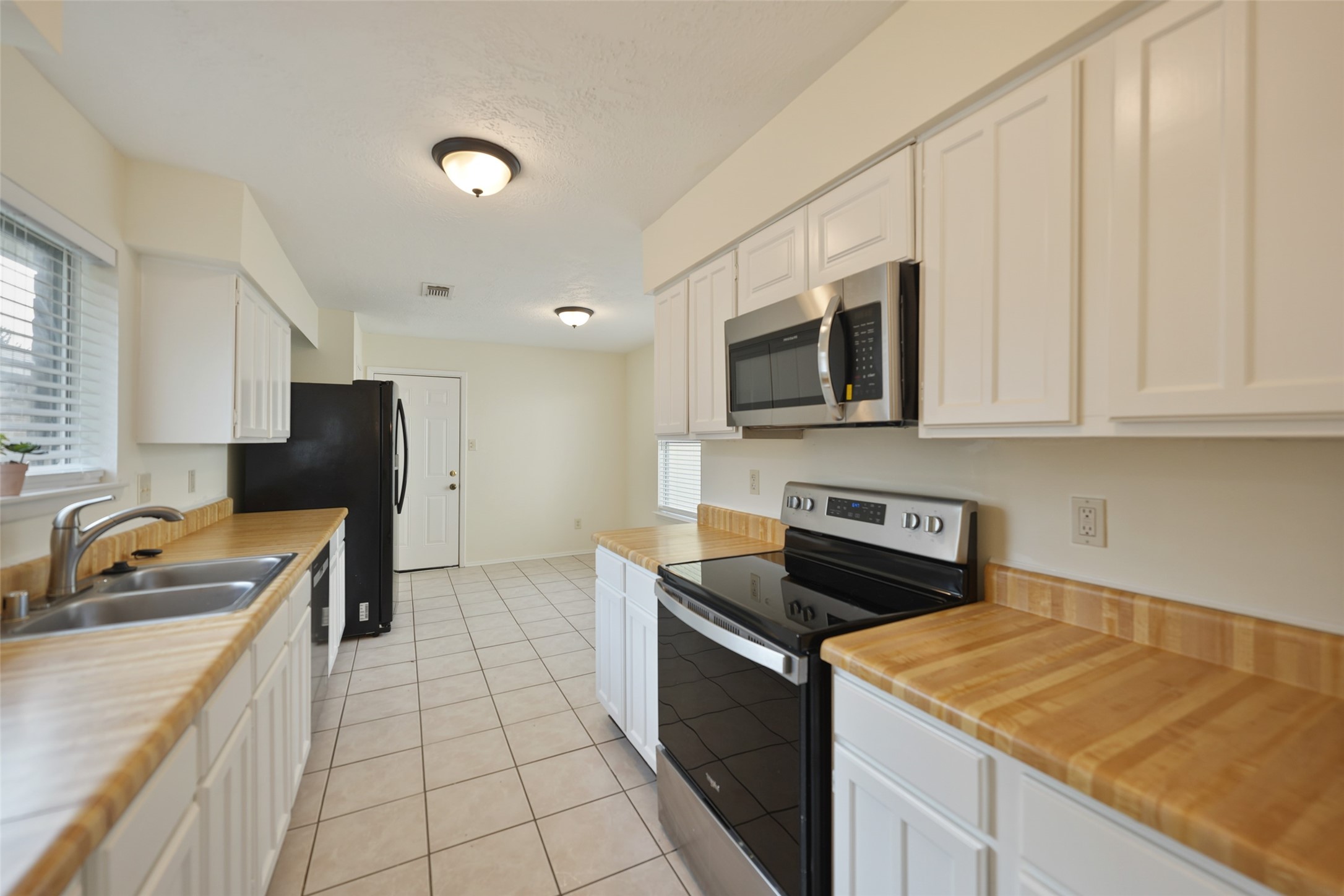 21503 Bridgepoint Lane Spring, TX 77388 - Photo 20 of 36