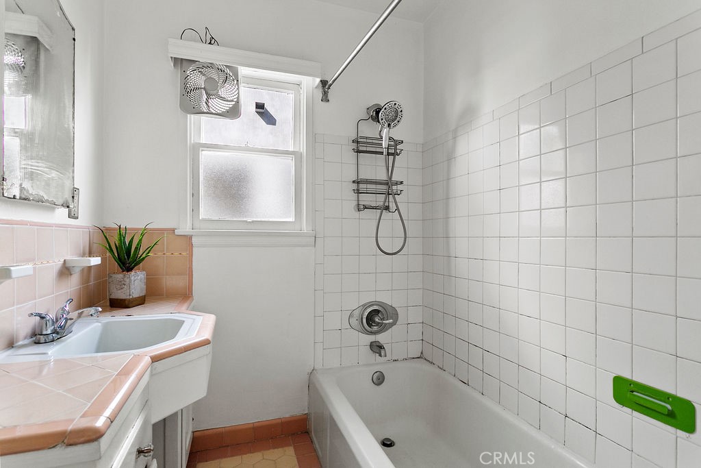 245 Ruth Avenue Venice, CA 90291 - Photo 21 of 38