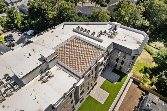 $1,395,000 | 1114 Beacon Street, Unit 207, Newton, MA 02461