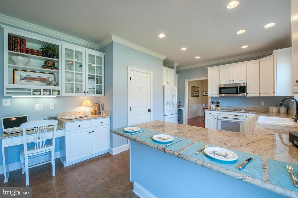 3433 Hidden River View Road Annapolis, MD 21403 - Photo 14 of 30 Kitchen