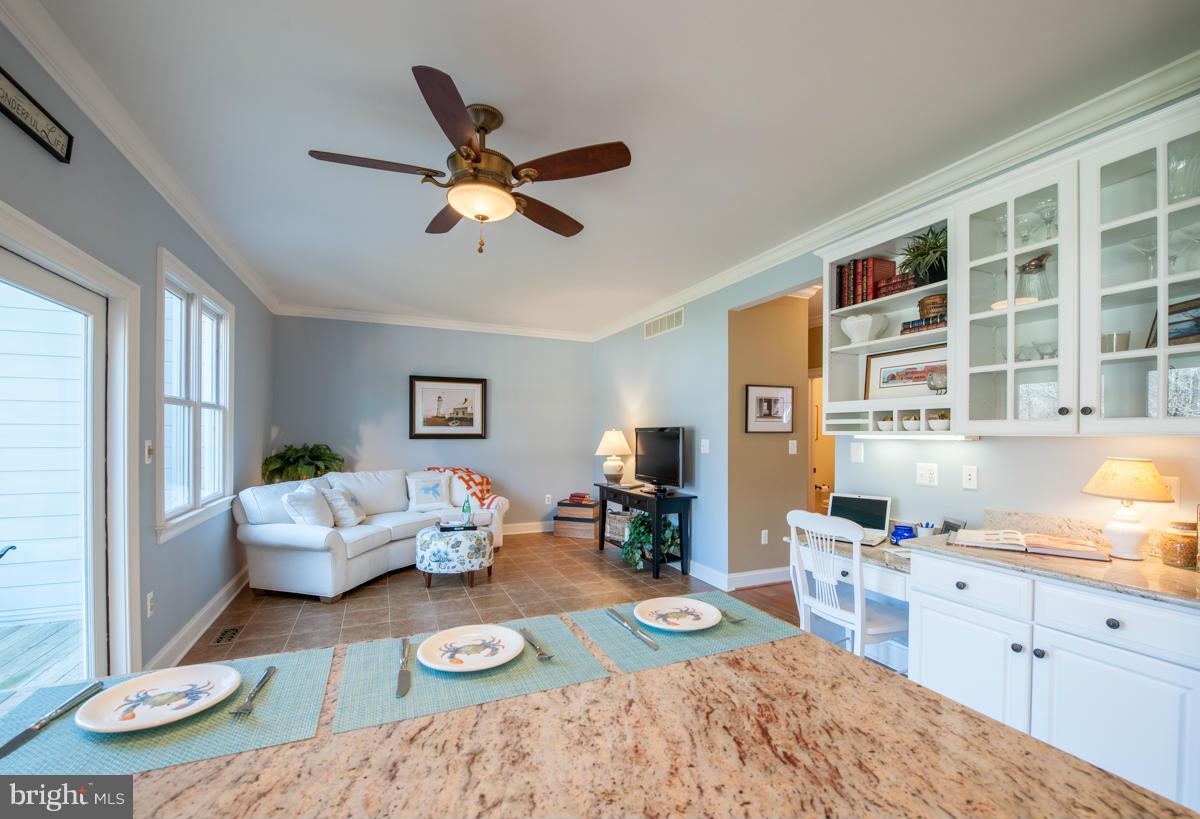 3433 Hidden River View Road Annapolis, MD 21403 - Photo 15 of 30 Family Room